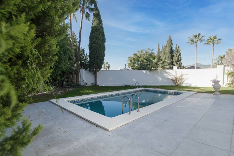 Villa in Nueva Andalucia Marbella | 4-bed | €2.85M