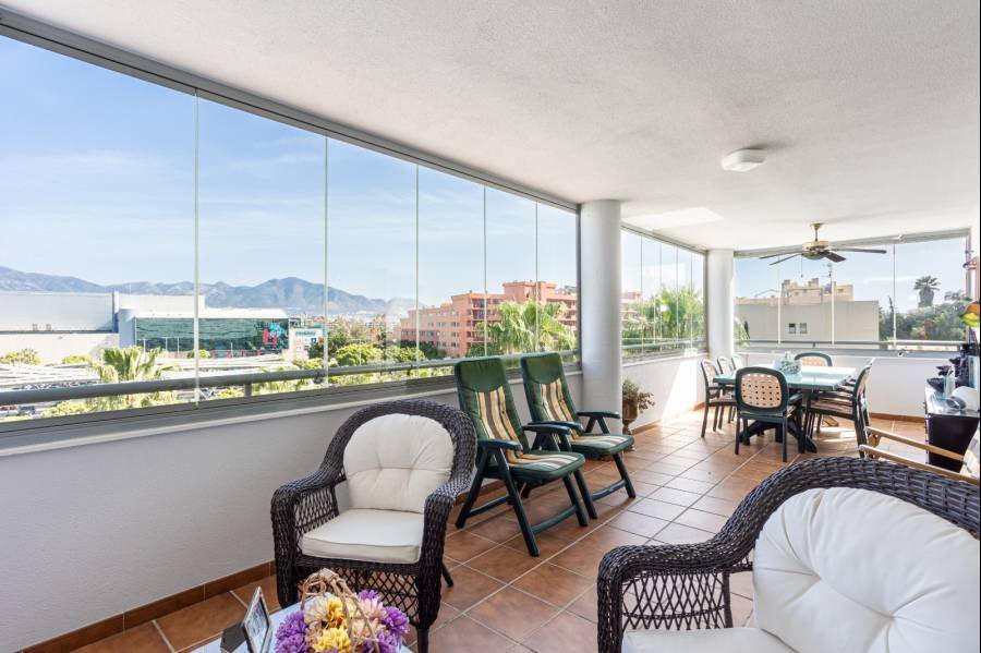 Apartment в Fuengirola Puerto, Fuengirola | 3 спален | €0.60M