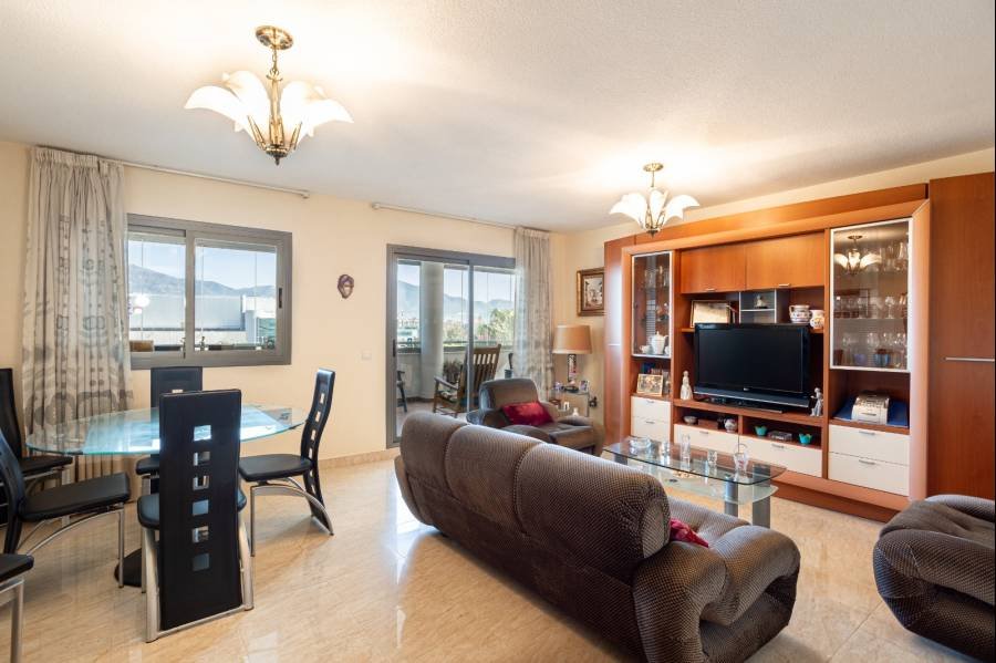 Apartment в Fuengirola Puerto, Fuengirola | 3 спален | €0.60M
