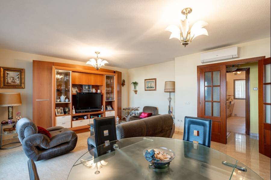 Apartment в Fuengirola Puerto, Fuengirola | 3 спален | €0.60M