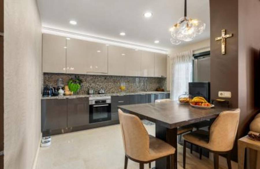 Ground Floor Apartment в Los Capanes del Golf, Benahavis | 5 спален | €1.00M