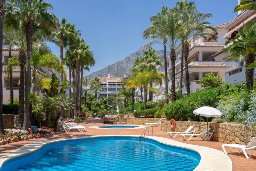 Apartment in Marbella Golden Mile Marbella | 3-bed | €1.70M