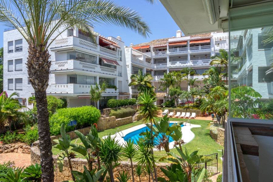 Apartment in Marbella Golden Mile Marbella | 3-bed | €1.70M