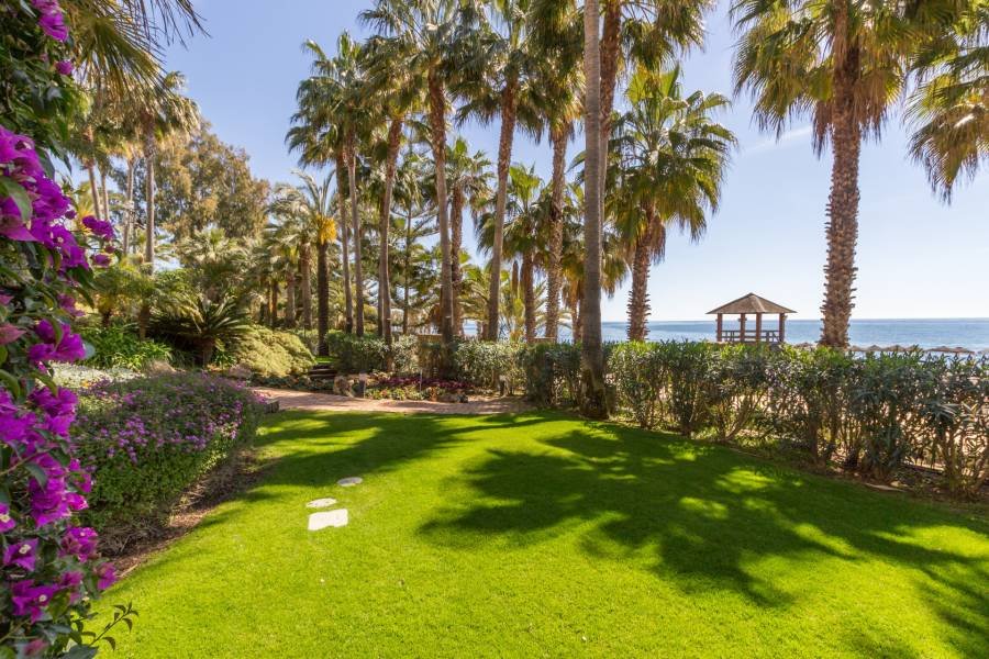Apartment in Marbella Golden Mile Marbella | 3-bed | €1.70M