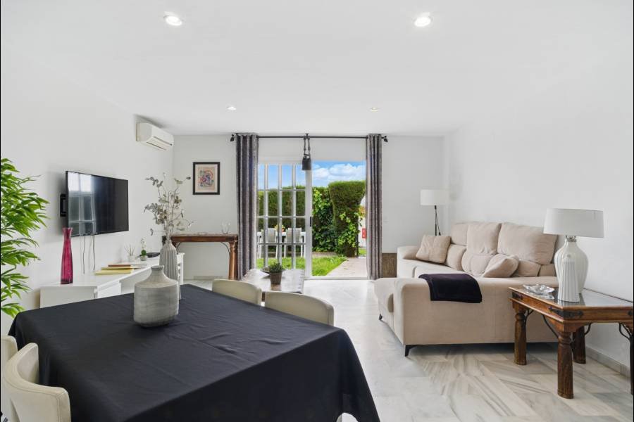 Town House в Estepona East, Estepona | 3 спален | €0.60M