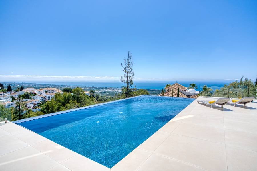 Villa in Marbella Este Marbella | 5-bed | €4.00M