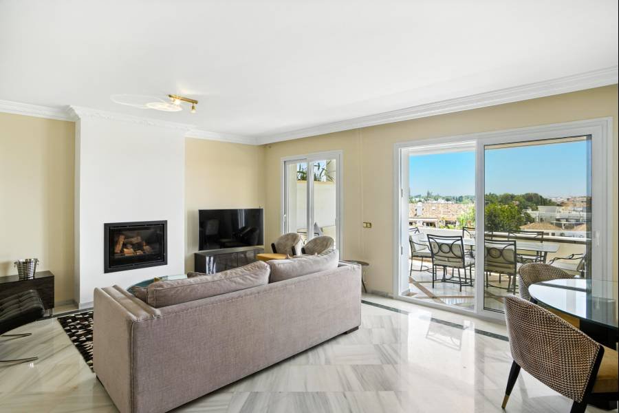 Duplex Penthouse in Marbella Golden Mile Marbella | 3-bed | €1.98M