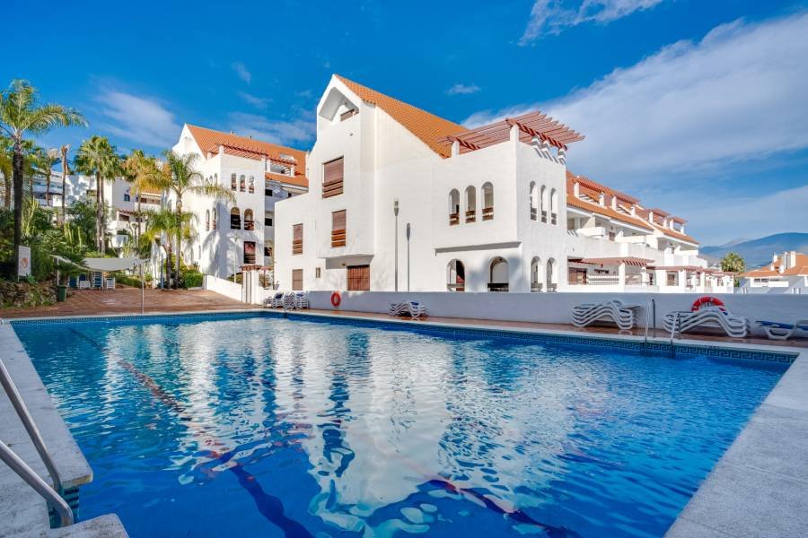 Apartment в Nueva Andalucia, Marbella | 3 спален | €0.79M