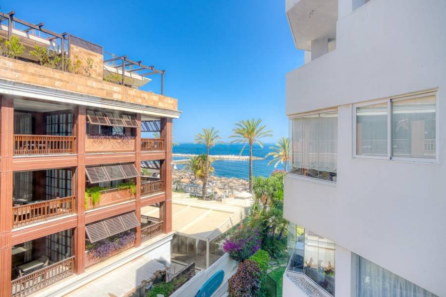 Apartment in Marbella - Puerto Banus Marbella | 2-bed | €1.10M