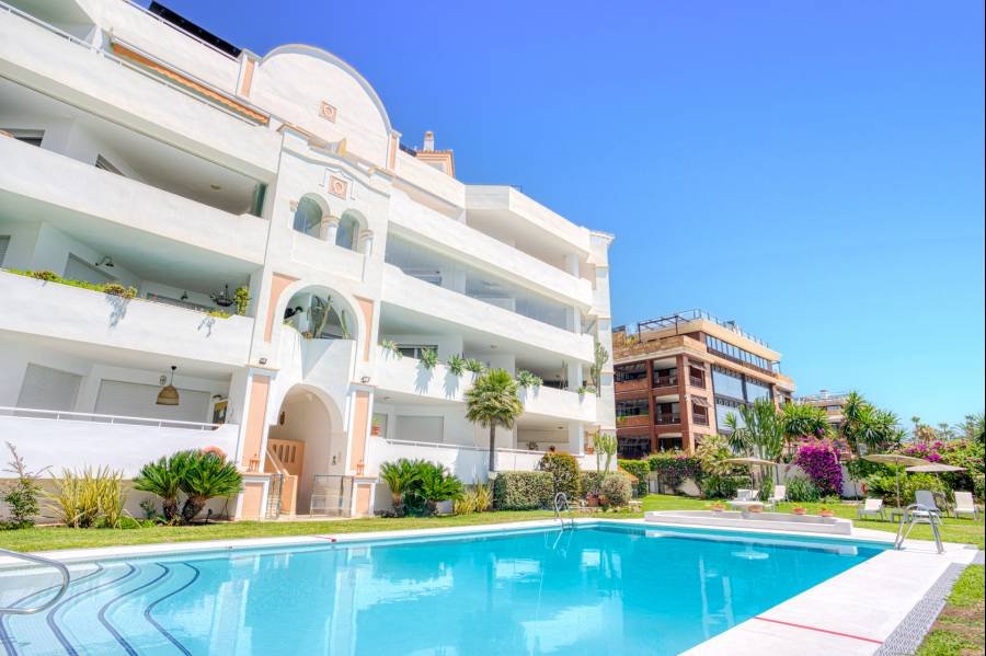 Apartment in Marbella - Puerto Banus Marbella | 2-bed | €1.10M