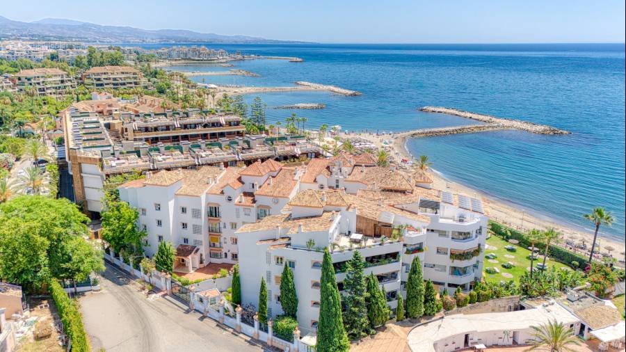 Apartment in Marbella - Puerto Banus Marbella | 2-bed | €1.10M