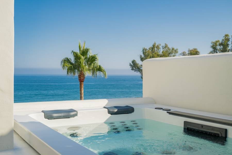 Penthouse in Estepona East Estepona | 3-bed | €3.00M