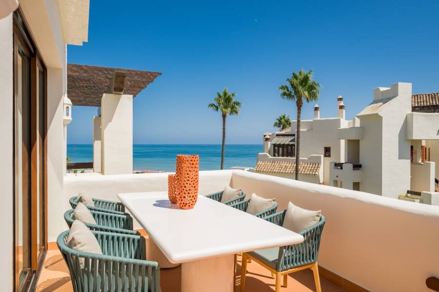 Penthouse in Estepona East Estepona | 3-bed | €2.70M