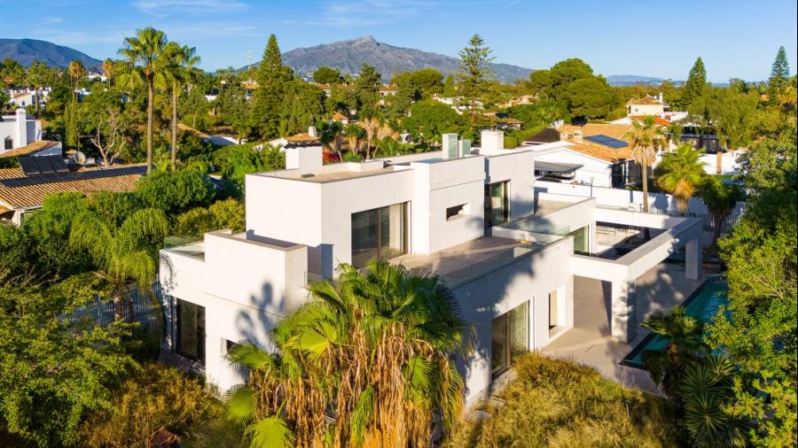 Villa in Guadalmina Baja San Pedro de Alcantara | 4-bed | €4.80M