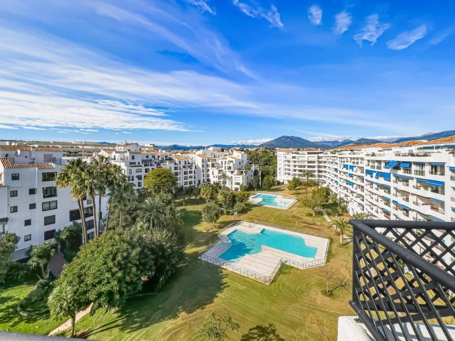 Duplex Penthouse in Marbella - Puerto Banus Marbella | 4-bed | €1.10M