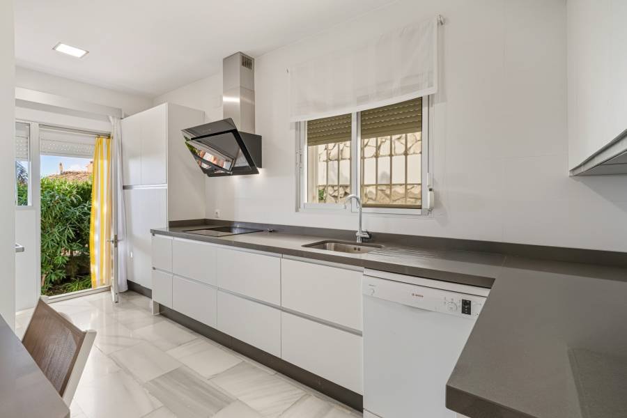 Villa в Riviera del Sol, Mijas Costa | 3 спален | €0.92M