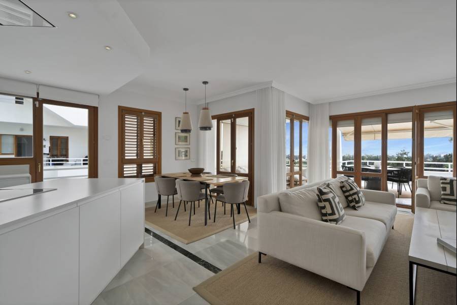 Apartment в Nueva Andalucia, Marbella | 2 спален | €0.89M