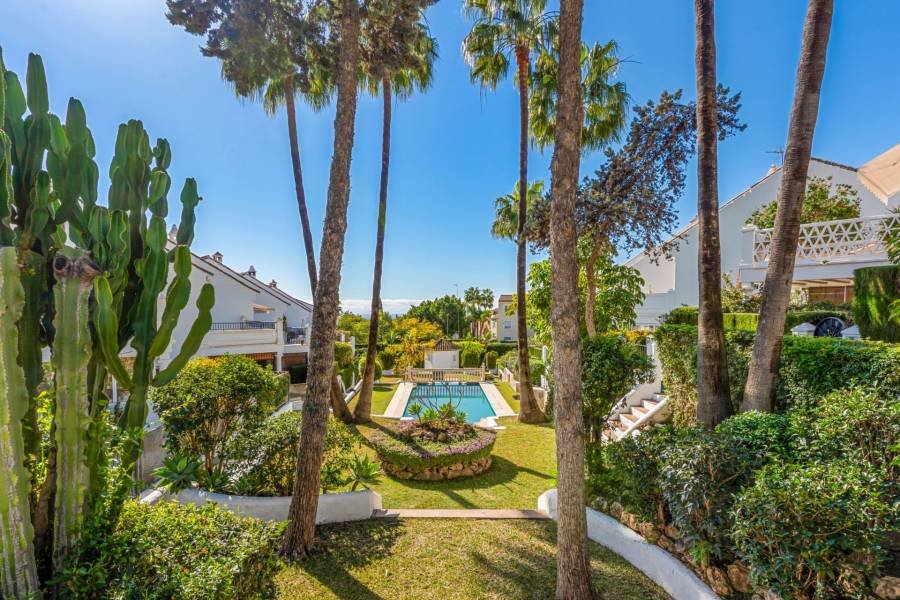 Town House в Marbella Golden Mile, Marbella | 4 спален | €0.73M