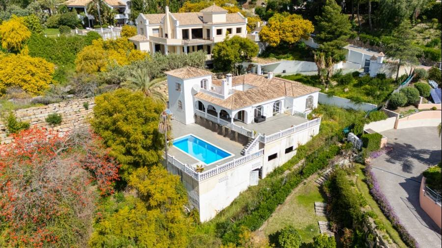 Villa in Paraiso Alto Benahavis | 4-bed | €1.70M
