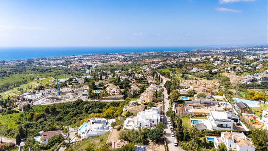 Villa in Paraiso Alto Benahavis | 4-bed | €1.70M