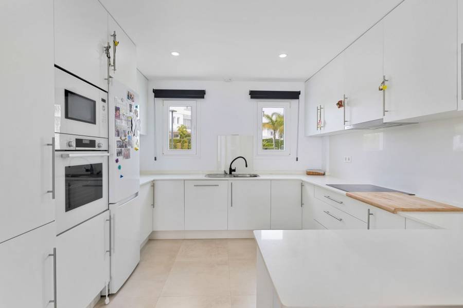 Town House в Calahonda, Mijas Costa | 4 спален | €0.86M