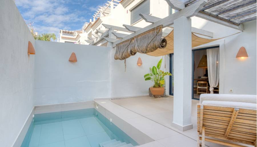 Town House в Estepona East, Estepona | 3 спален | €0.55M