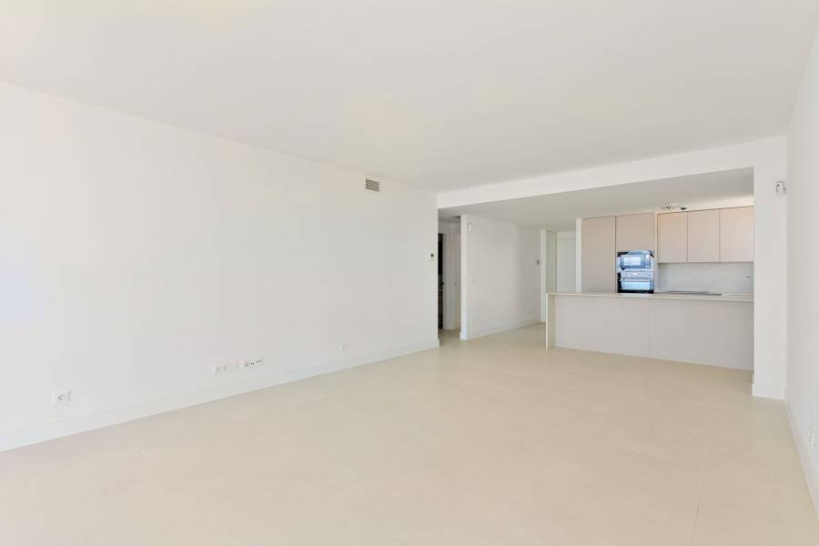 Apartment в El Higueron, Fuengirola | 3 спален | €0.68M