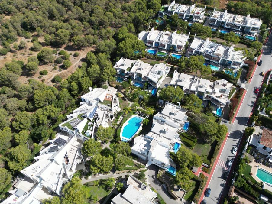 Semi Detached House in Marbella Golden Mile Marbella | 5-bed | €3.00M