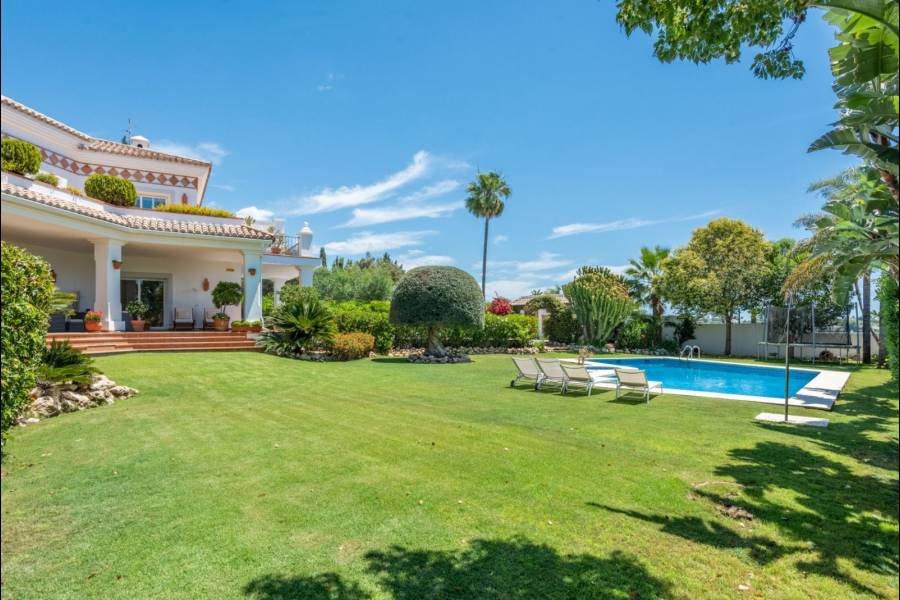 Villa Benahavis | 6-bed | €2.69M