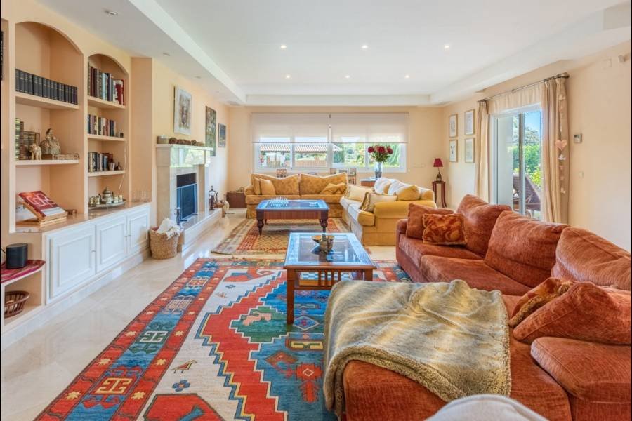Villa Benahavis | 6-bed | €2.69M