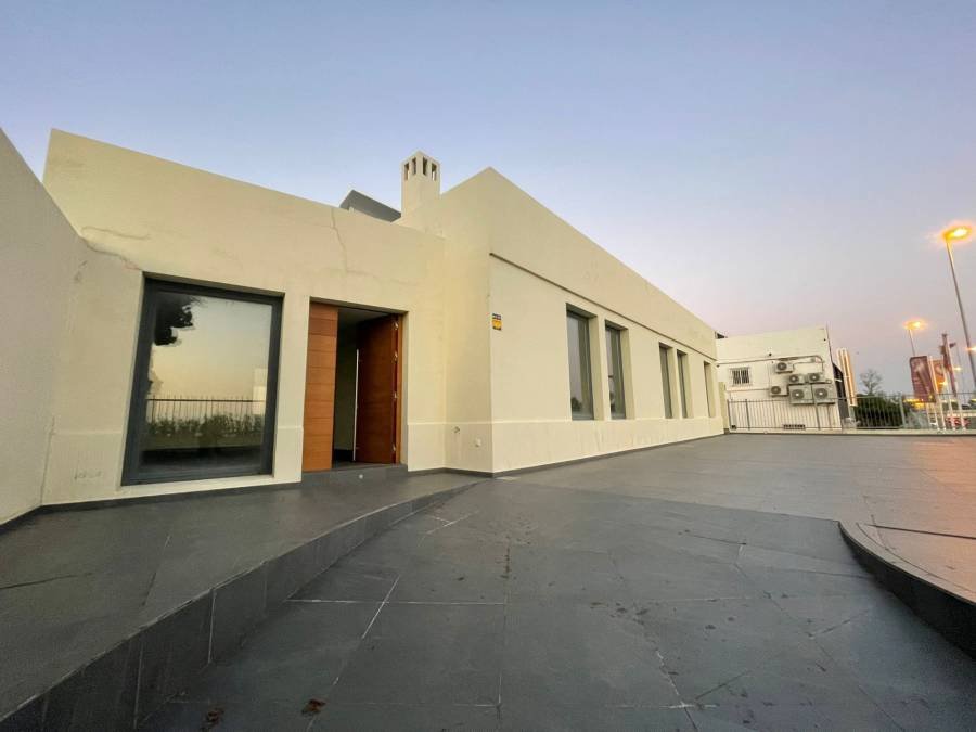 Office Units в Marbella, Marbella | €0.80M