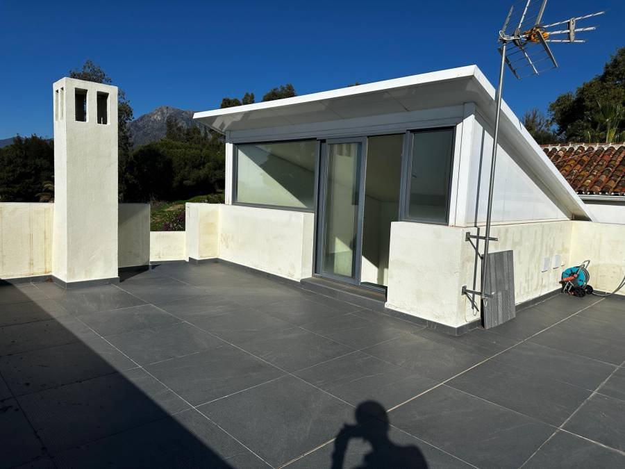 Office Units в Marbella, Marbella | €0.80M