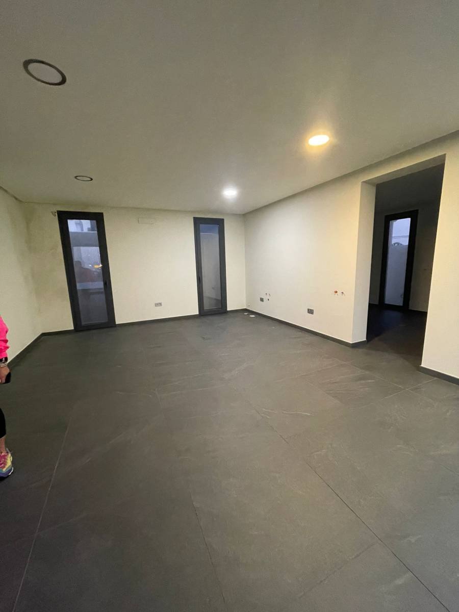 Office Units в Marbella, Marbella | €0.80M