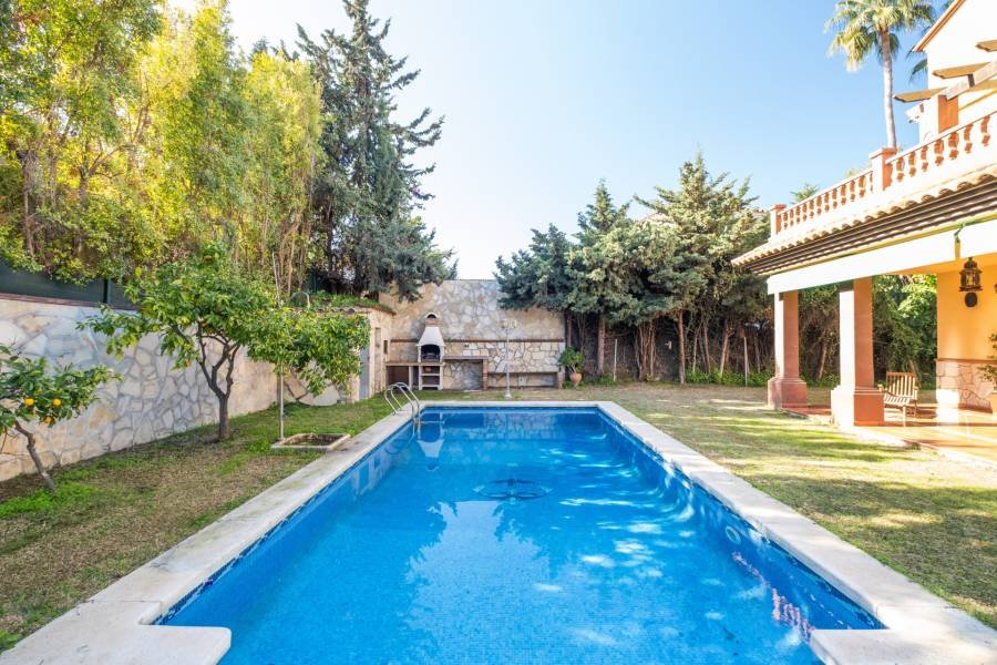 Villa San Pedro de Alcantara | 6-bed | €3.50M