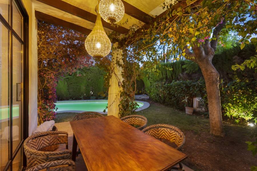 Villa in Estepona East Estepona | 4-bed | €1.49M