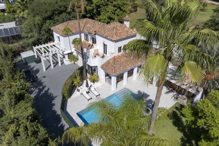 Villa in Paraiso Alto Benahavis | 5-bed | €2.00M