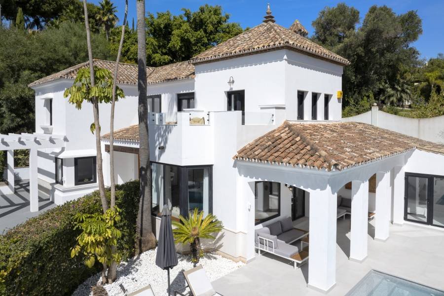 Villa in Paraiso Alto Benahavis | 5-bed | €2.00M