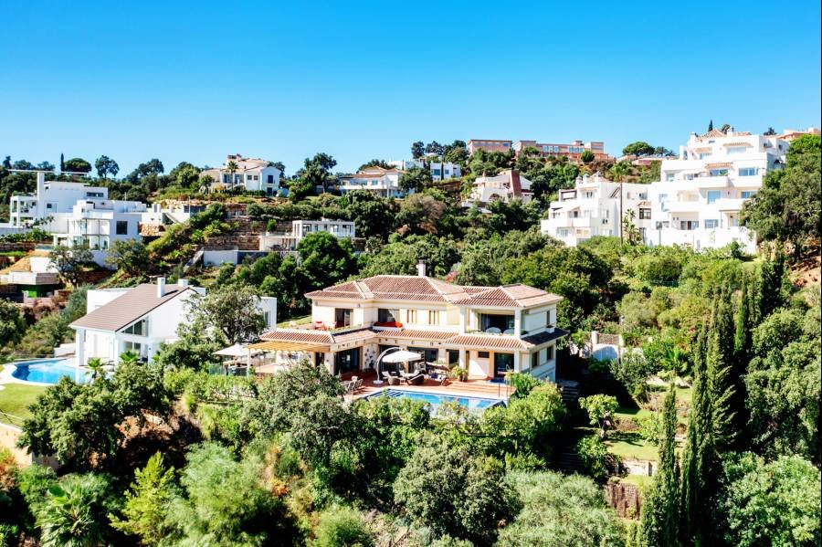 Villa in Marbella Este Marbella | 5-bed | €2.10M