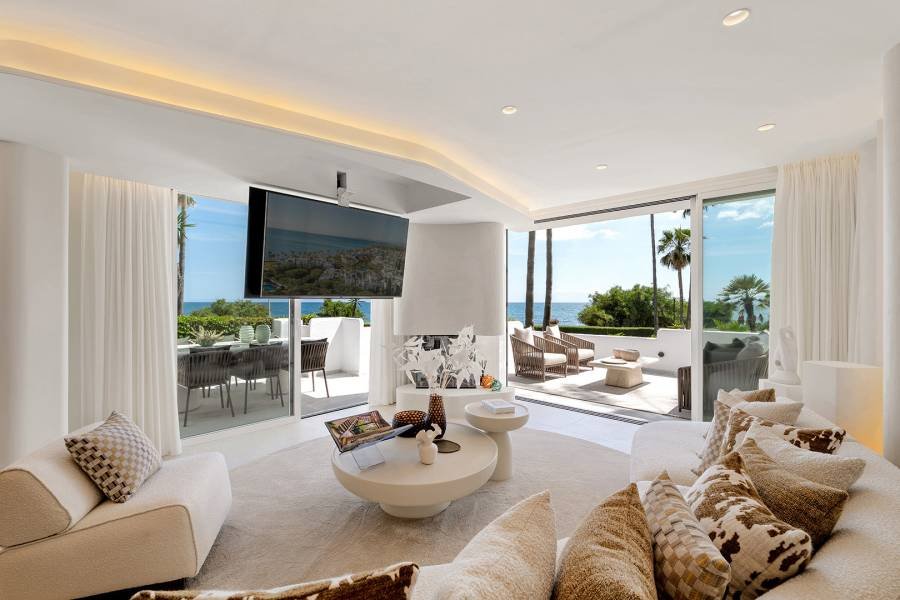 Ground Floor Apartment in Estepona East Estepona | 3-bed | €3.00M
