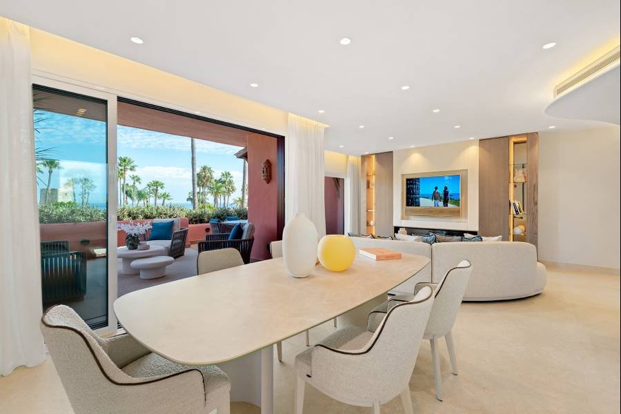 Apartment in Estepona East Estepona | 3-bed | €2.40M