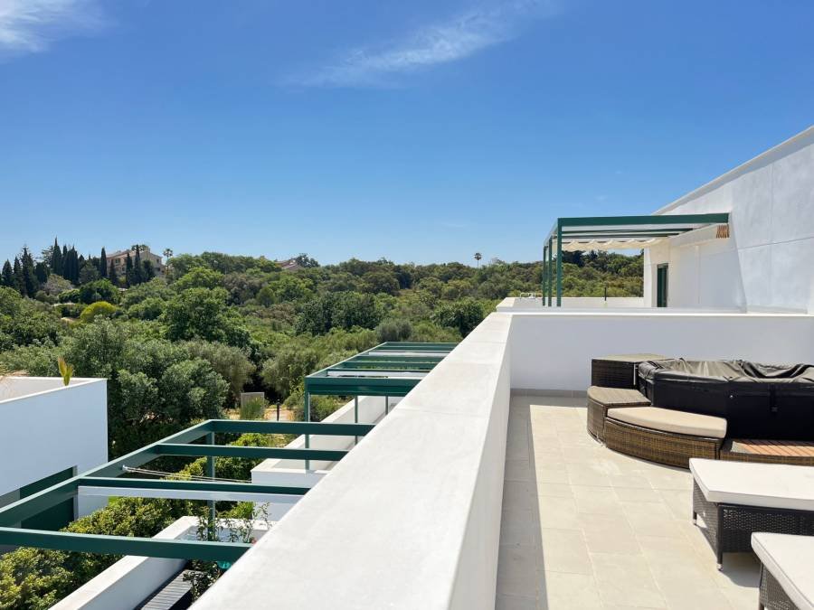 Penthouse in La Reserva Sotogrande | 3-bed | €0.75M