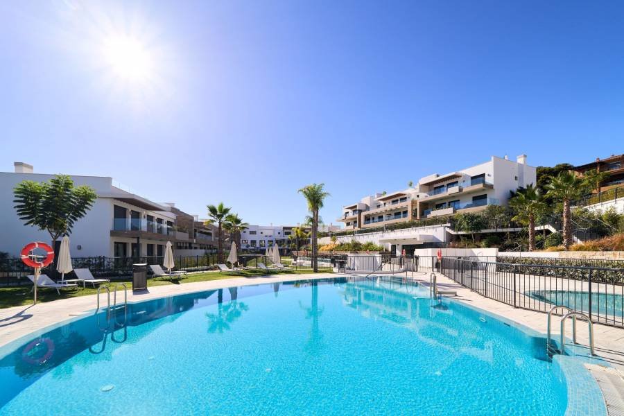 Ground Floor Apartment in Estepona East Estepona | 2-bed | €0.72M