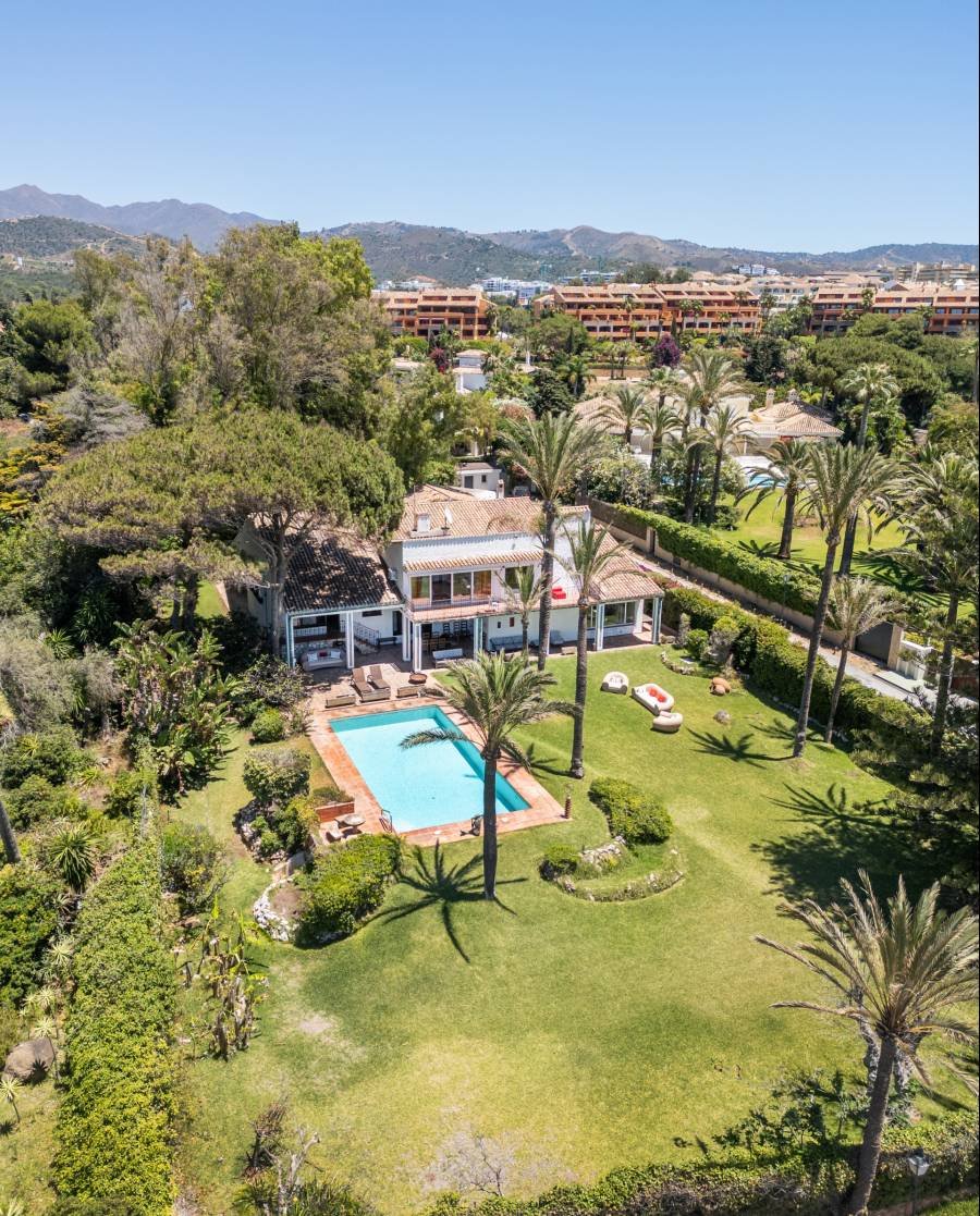 House in Marbella Este Marbella | 5-bed | €8.40M