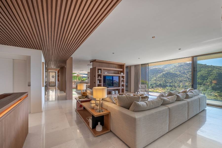 Villa in Monte Mayor Benahavis | 4-bed | €5.95M