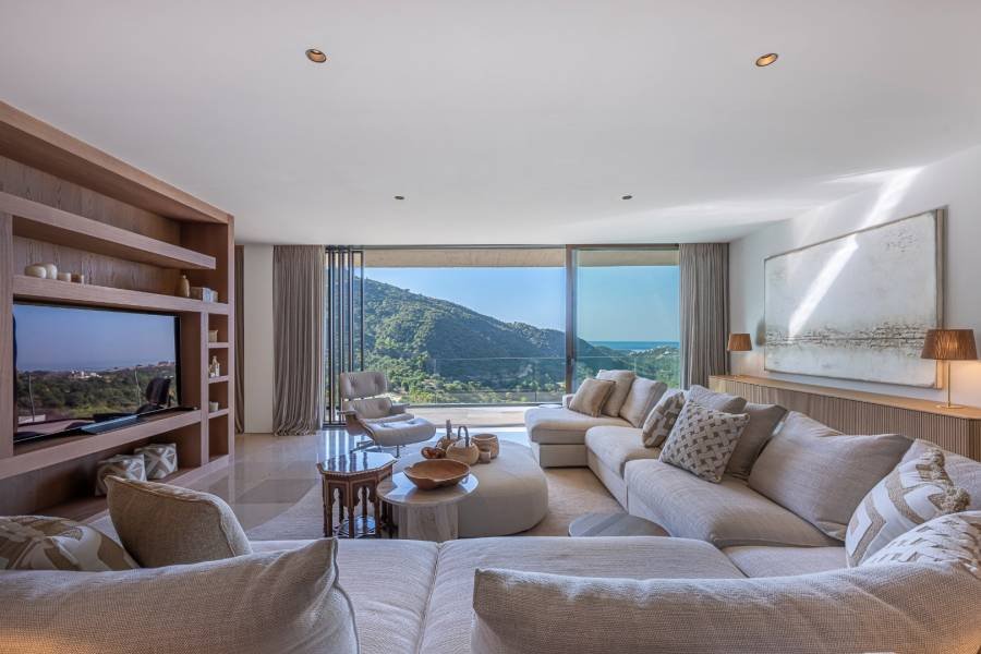 Villa in Monte Mayor Benahavis | 4-bed | €5.95M