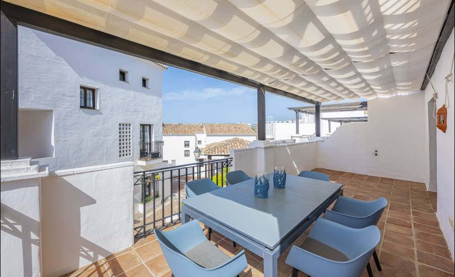 Triplex in Marbella Este Marbella | 4-bed | €0.80M