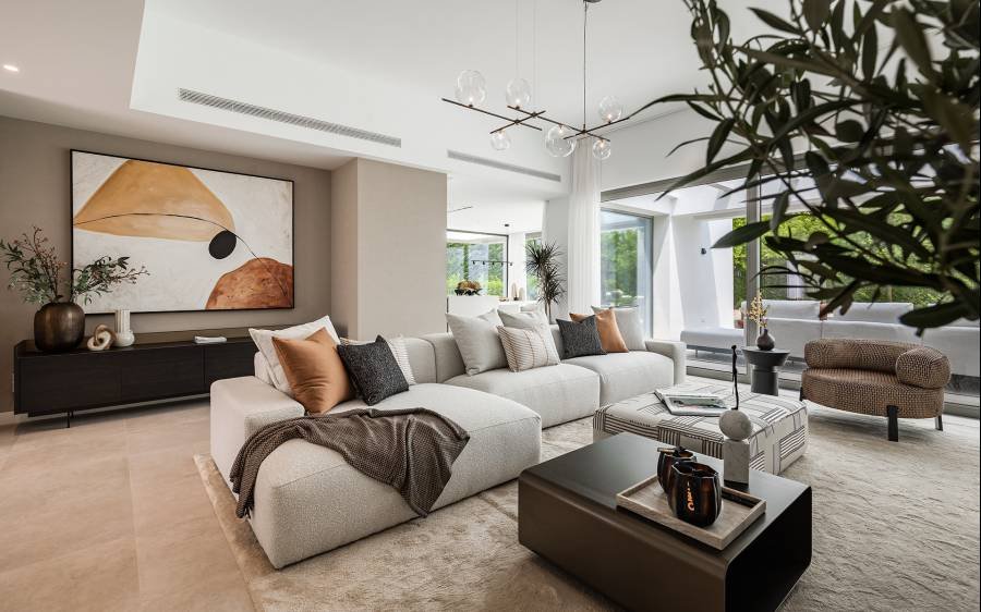 Villa in Estepona East Estepona | 5-bed | €2.49M