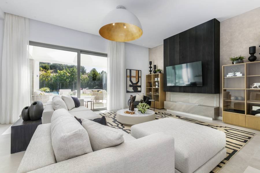 Villa in Estepona East Estepona | 5-bed | €2.63M