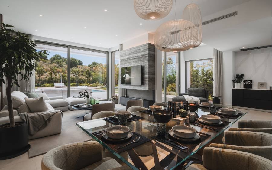 Villa in Estepona East Estepona | 4-bed | €2.40M