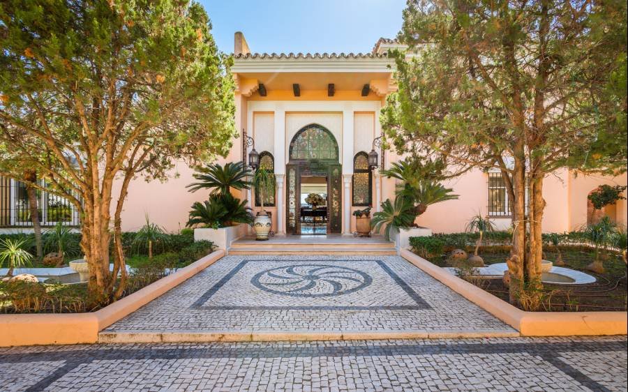 Villa in Estepona East Estepona | 8-bed | €6.50M